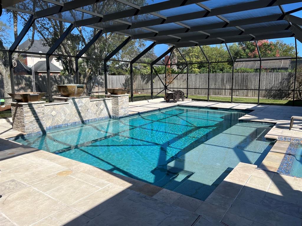 110 Harvard Oaks Drive, Lake Jackson, TX 77566