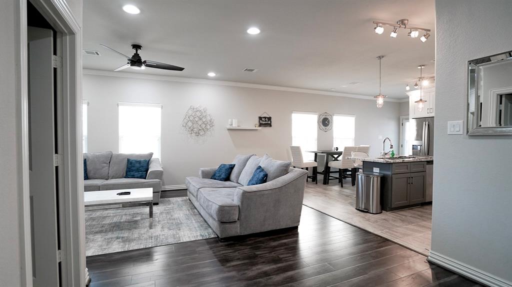 3921 Redbud Street, Houston, TX 77051