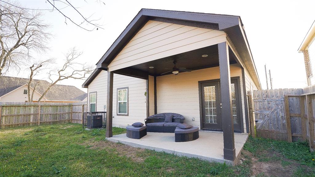 3921 Redbud Street, Houston, TX 77051