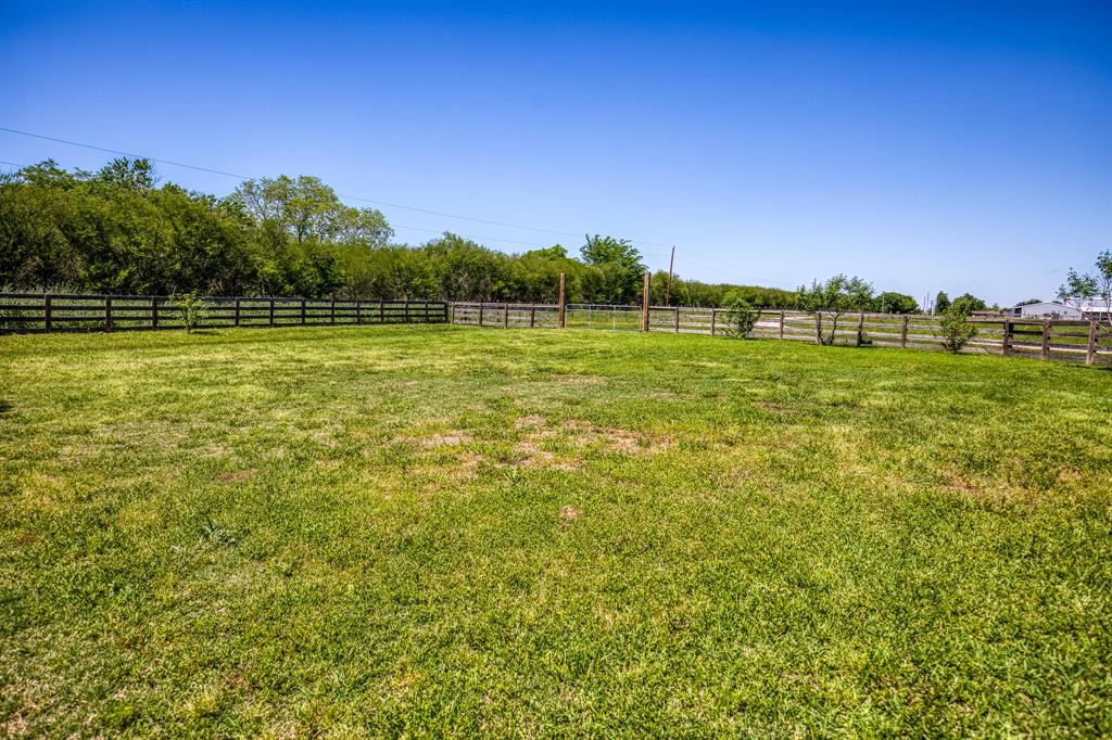 40055 Garrett Rd, Pattison, TX 77423