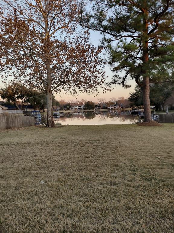 311 Lombardy Dr, Sugar Land, TX 77478