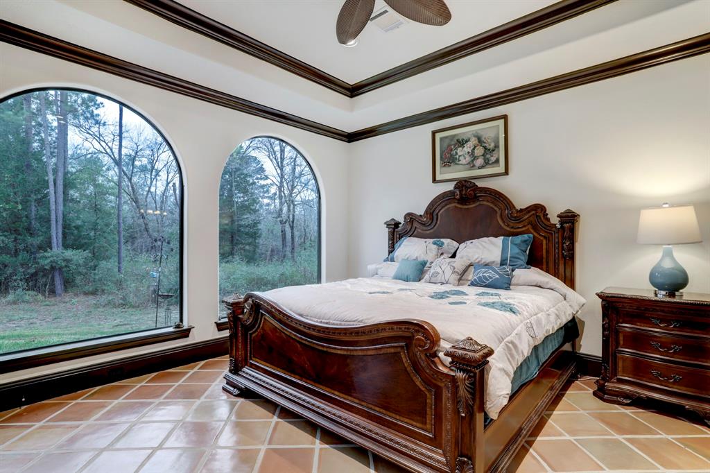 22485 INWOOD FOREST DR, Montgomery, TX 77356