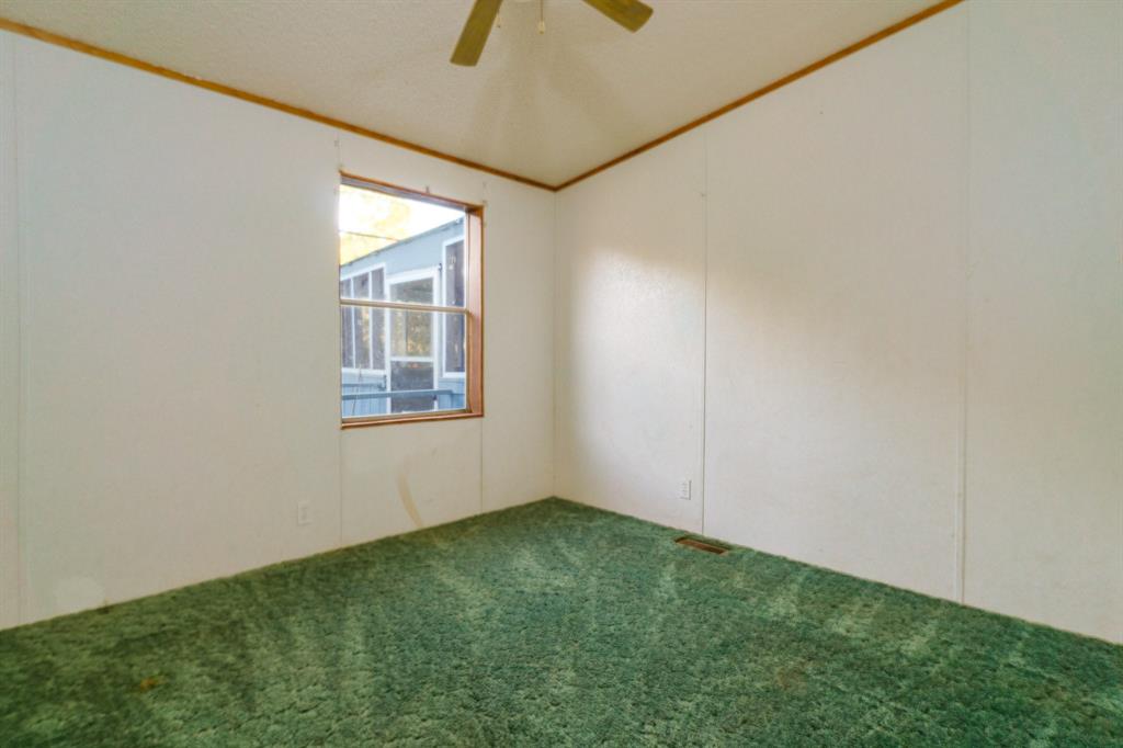 2605 Shady Creek Ln, Oyster Creek, TX 77541