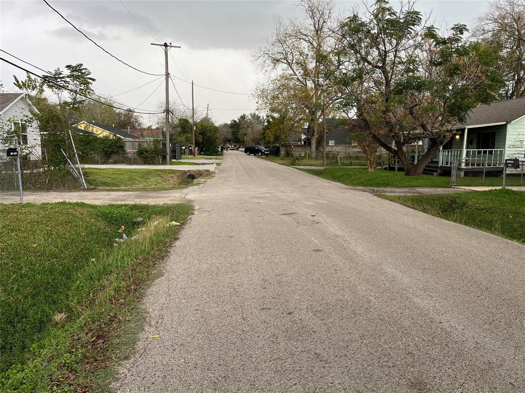 4043 Europa St, Houston, TX 77022