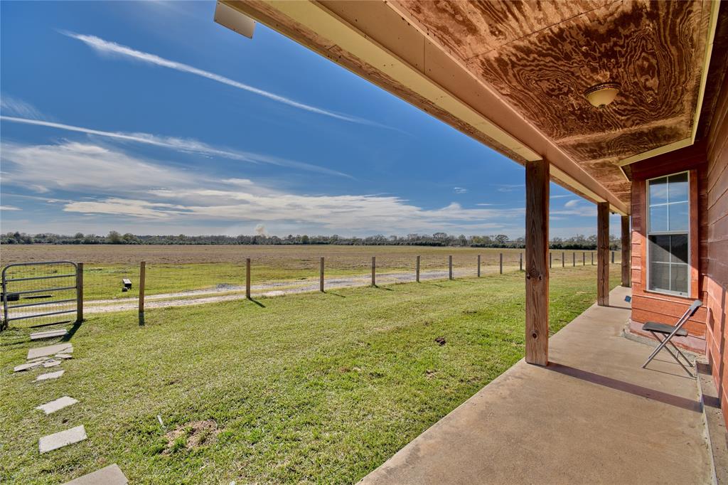 16204 Mathis Road, Waller, TX 77447