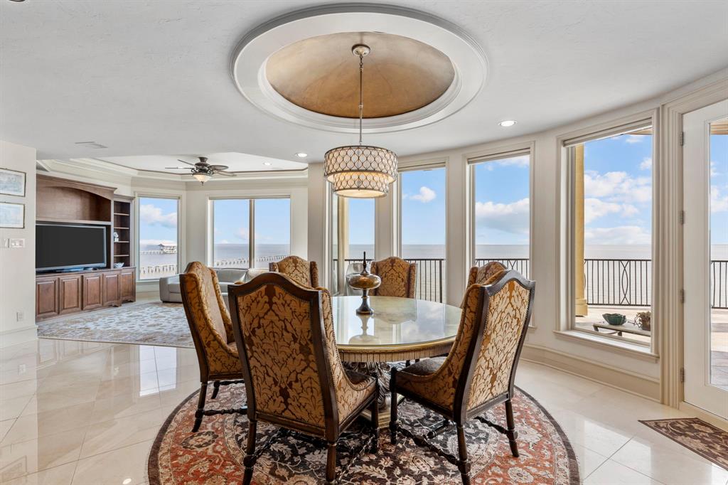 2220 Todville Rd, Seabrook, TX 77586