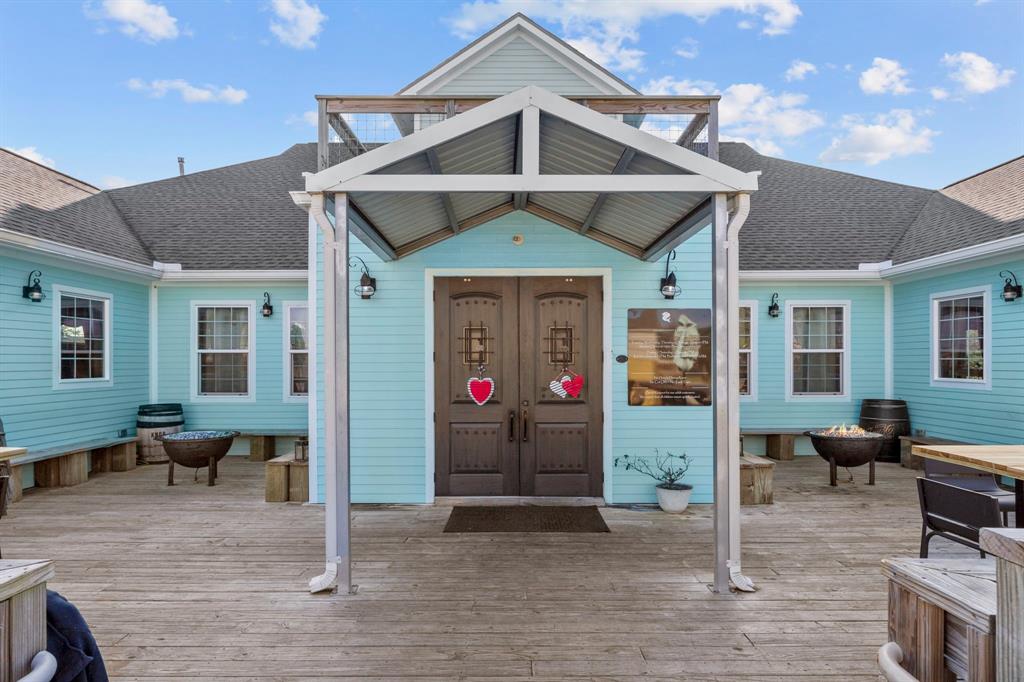 2220 Todville Rd, Seabrook, TX 77586