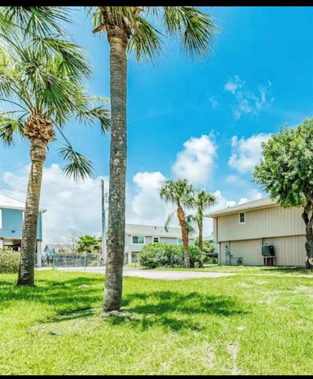 14 N Skimmer, La Marque, TX 77568