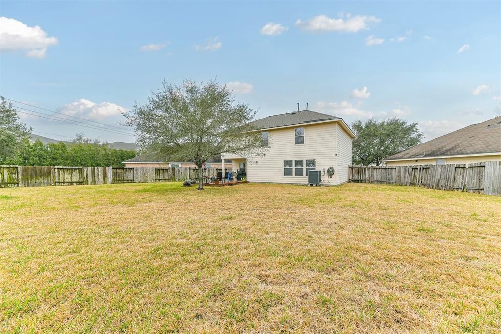 450 Sandstone Creek Lane, Dickinson, TX 77539