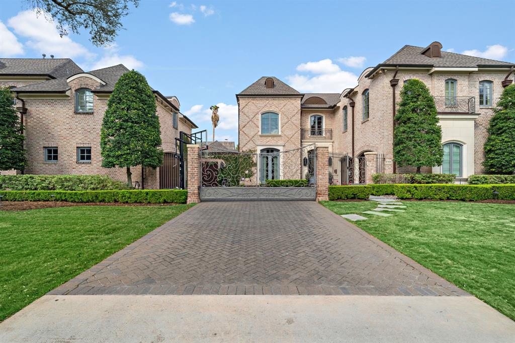 4504 Braeburn Drive, Bellaire, TX 77401