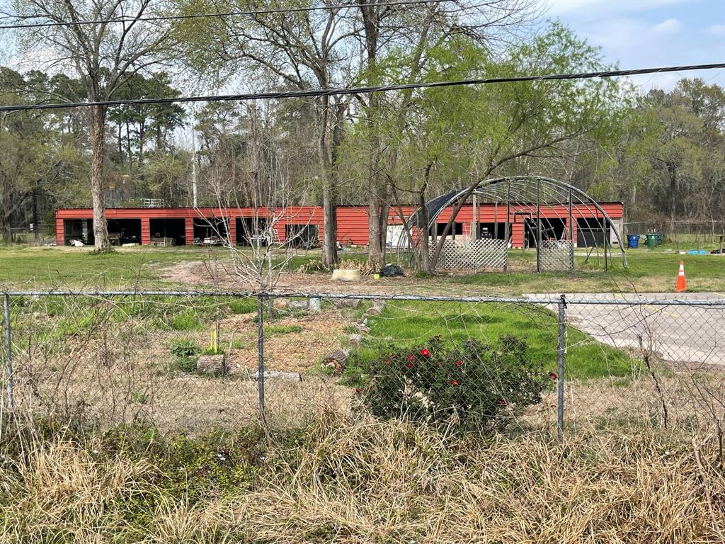 701 Hamblen Rd, Kingwood, TX 77339