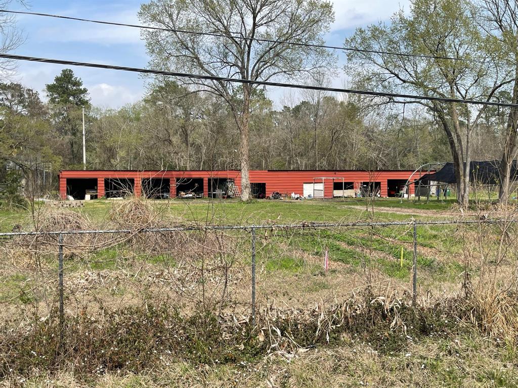 701 Hamblen Rd, Kingwood, TX 77339