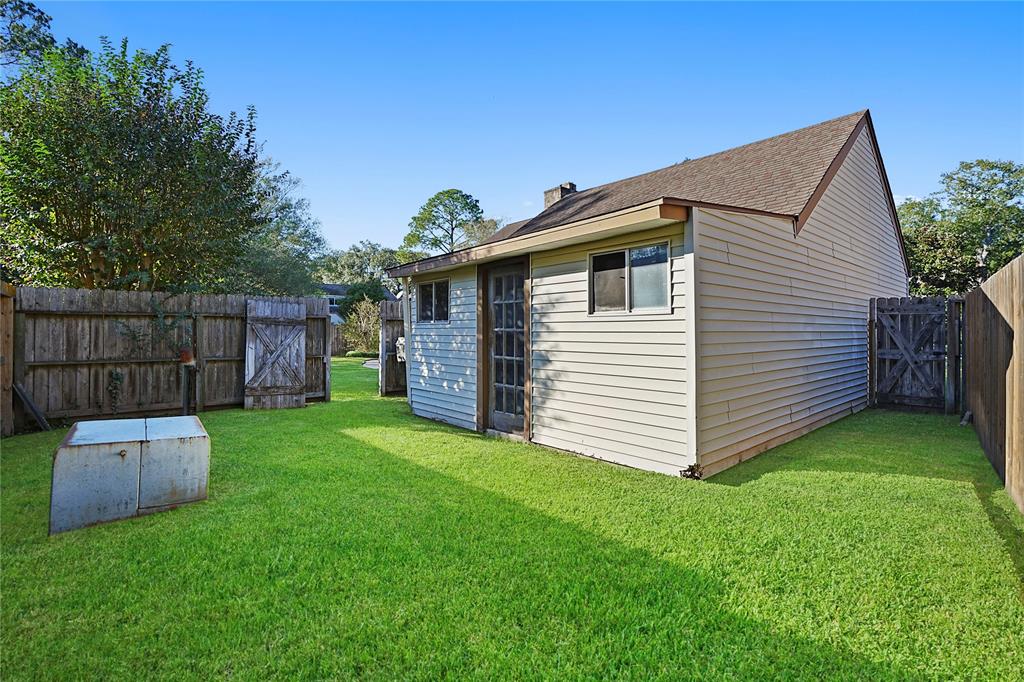 10123 Meadow Lake Lane, Houston, TX 77042