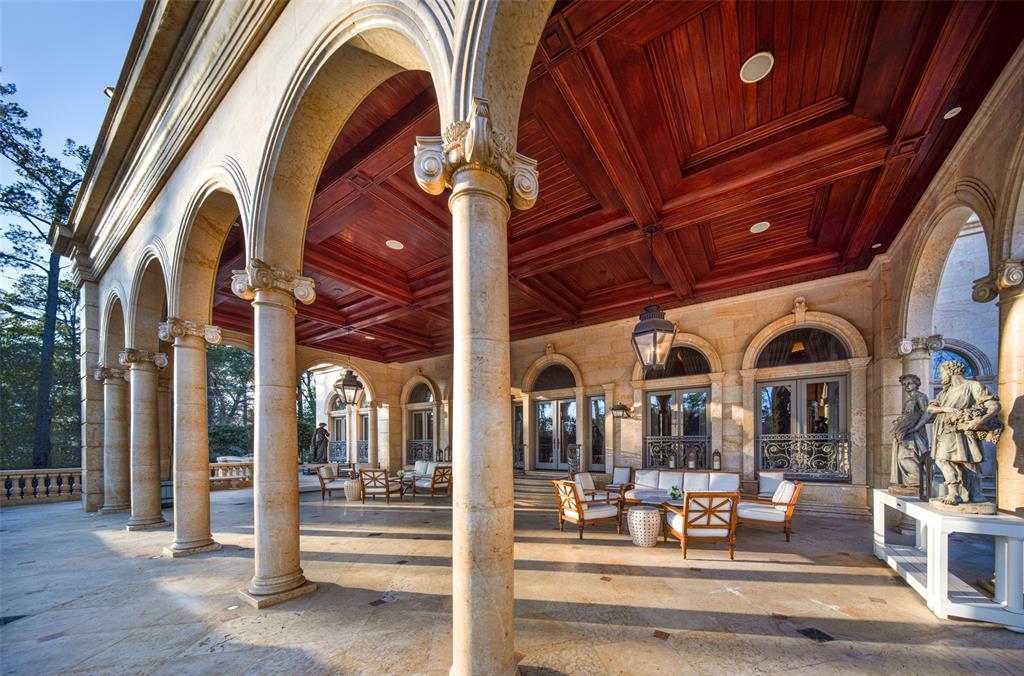 100 Carnarvon Drive, Houston, TX 77024