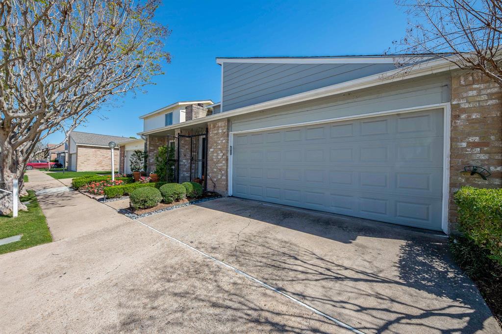 6431 Briar Terrace Dr, Houston, TX 77072