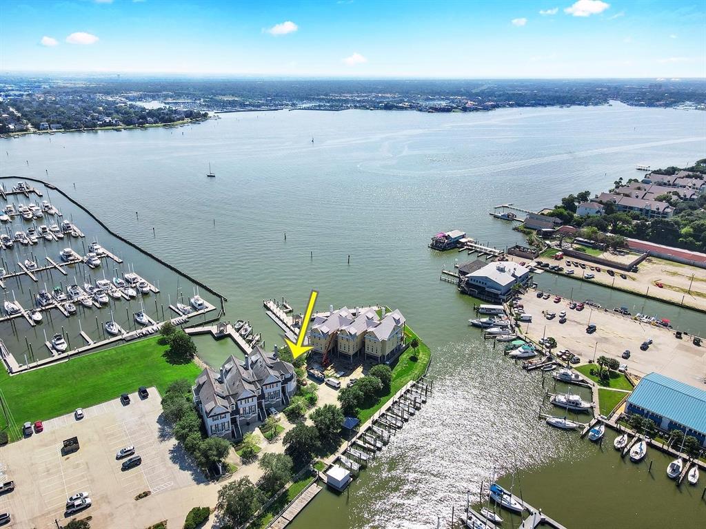 2439 Lakewood Pointe Dr, Seabrook, TX 77586