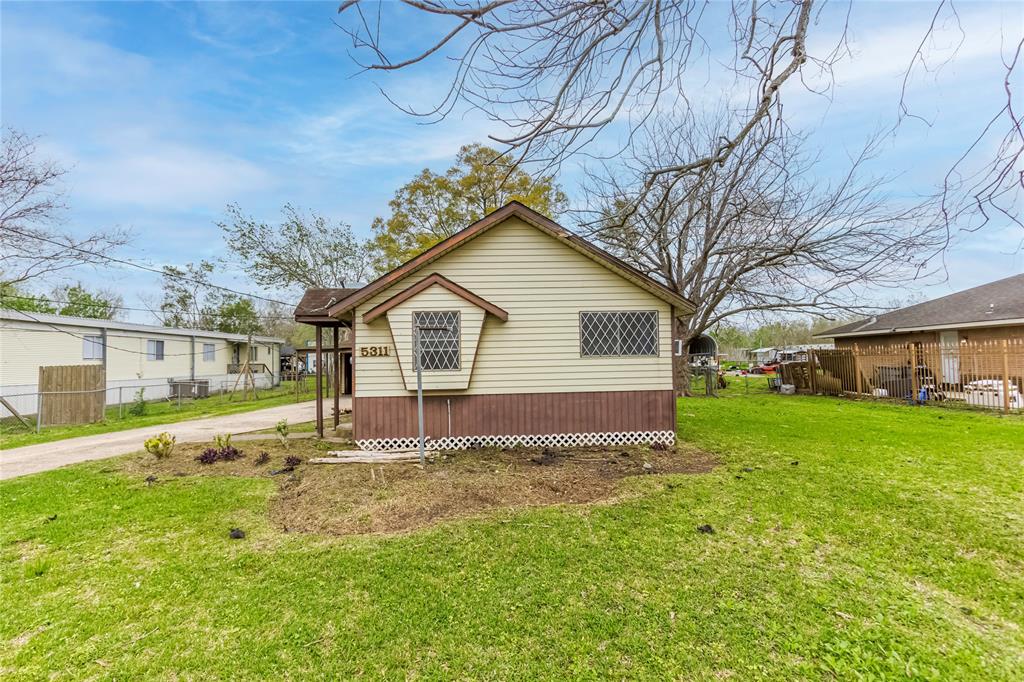 5311 Pine Ave, Pasadena, TX 77503