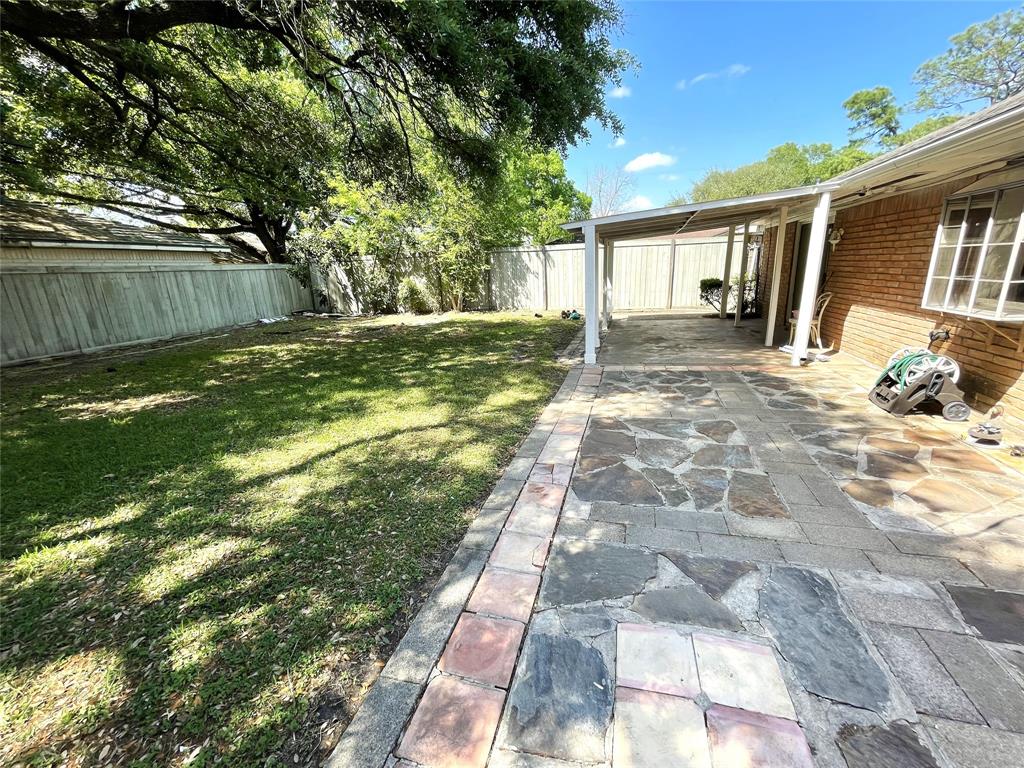 10806 Ashcroft Drive, Houston, TX 77096