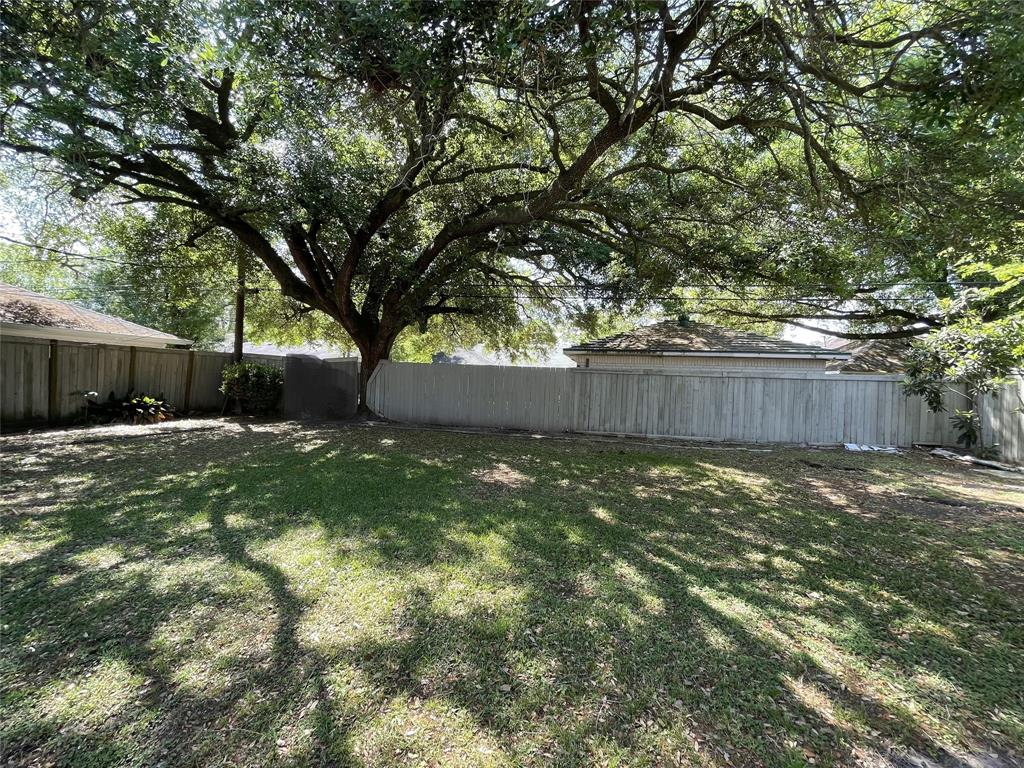 10806 Ashcroft Drive, Houston, TX 77096