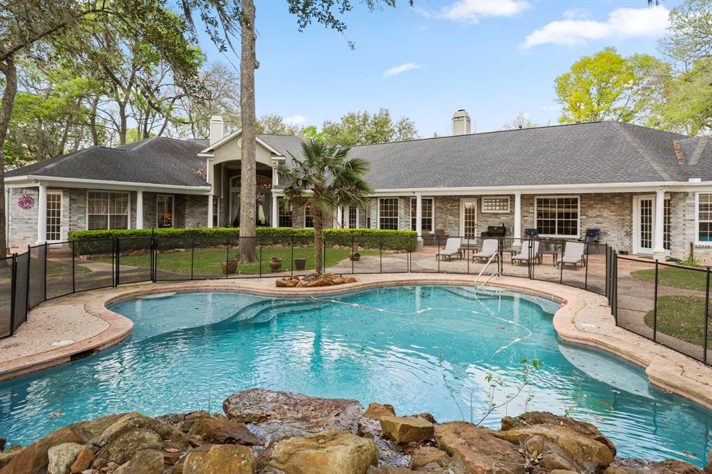 3011 River Forest Dr, Richmond, TX 77406