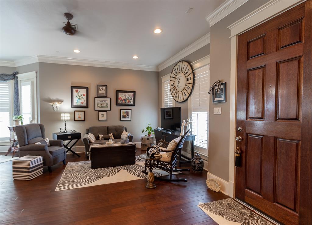 9 Evia Main, Galveston, TX 77554