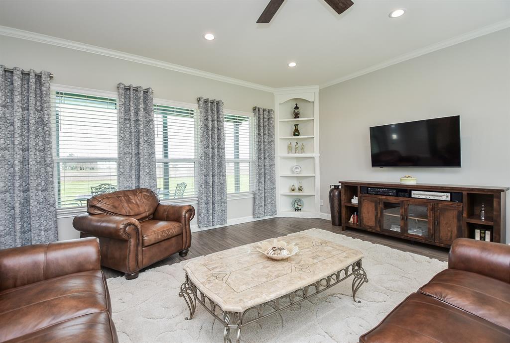 12566 County Line Road Road, Wallis, TX 77485