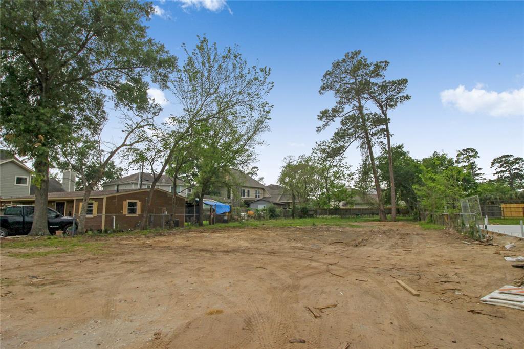 3909 Ella Blvd, Houston, TX 77018