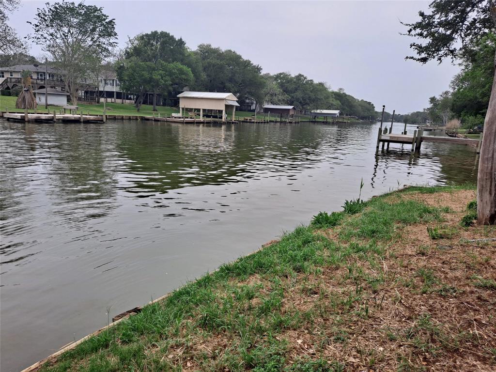 14 Lonnie Glaze Street, Sargent, TX 77414