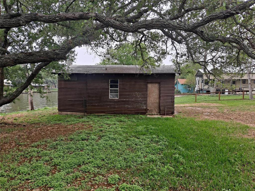 14 Lonnie Glaze Street, Sargent, TX 77414