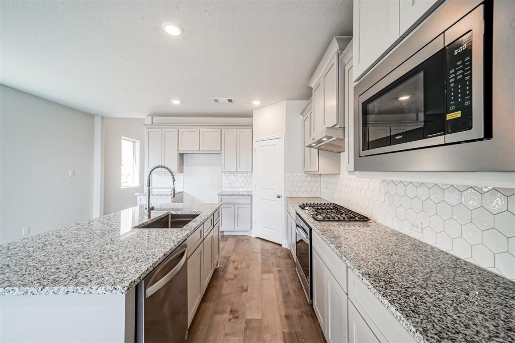 2035 Woodgate Ln, Tomball, TX 77375