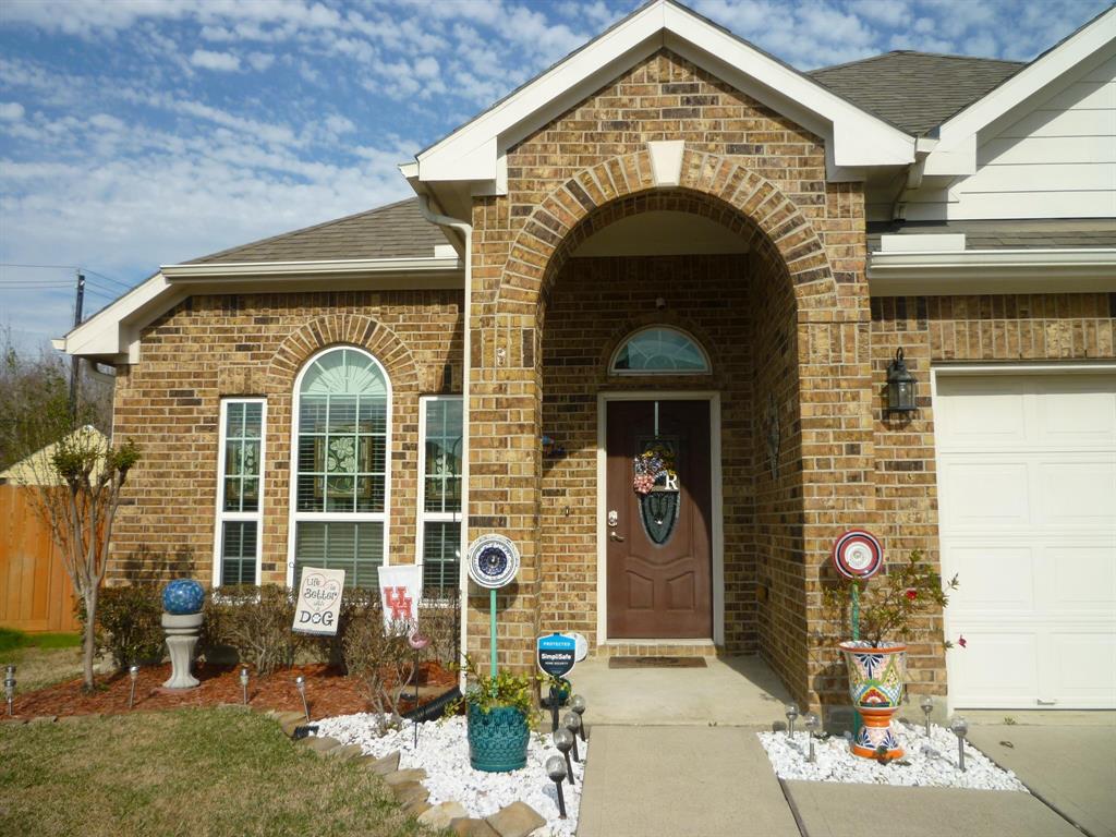 106 Persimmon Dr, Baytown, TX 77520