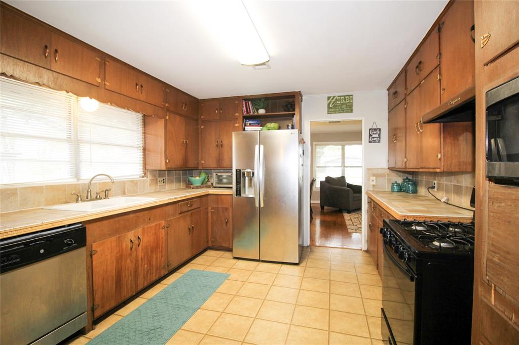 426 Croom Dr, Wharton, TX 77488