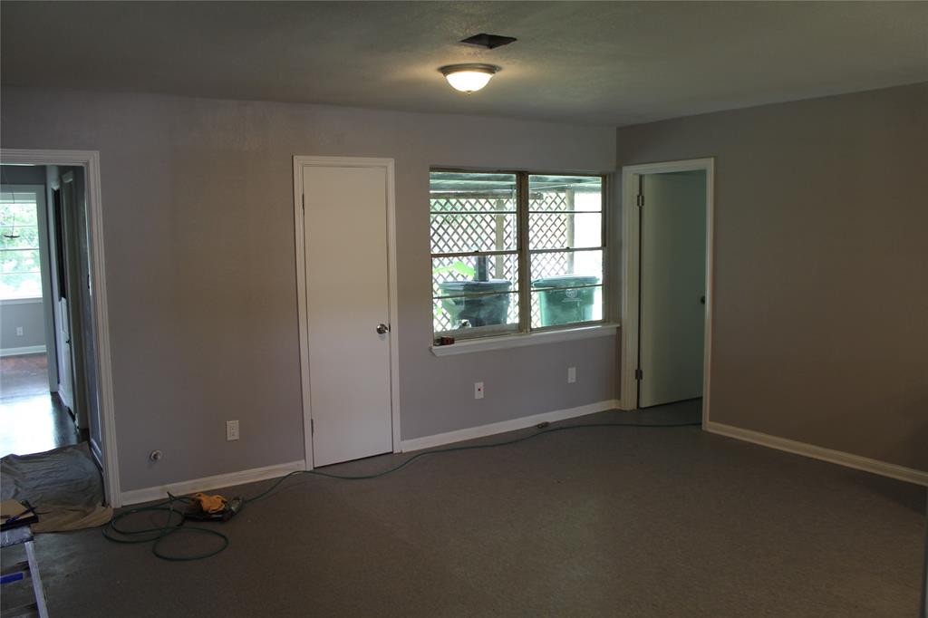 8415 Bronson St, Houston, TX 77034