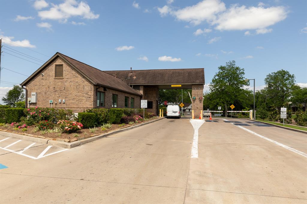 33202 Woodton Ct, Weston Lakes, TX 77441