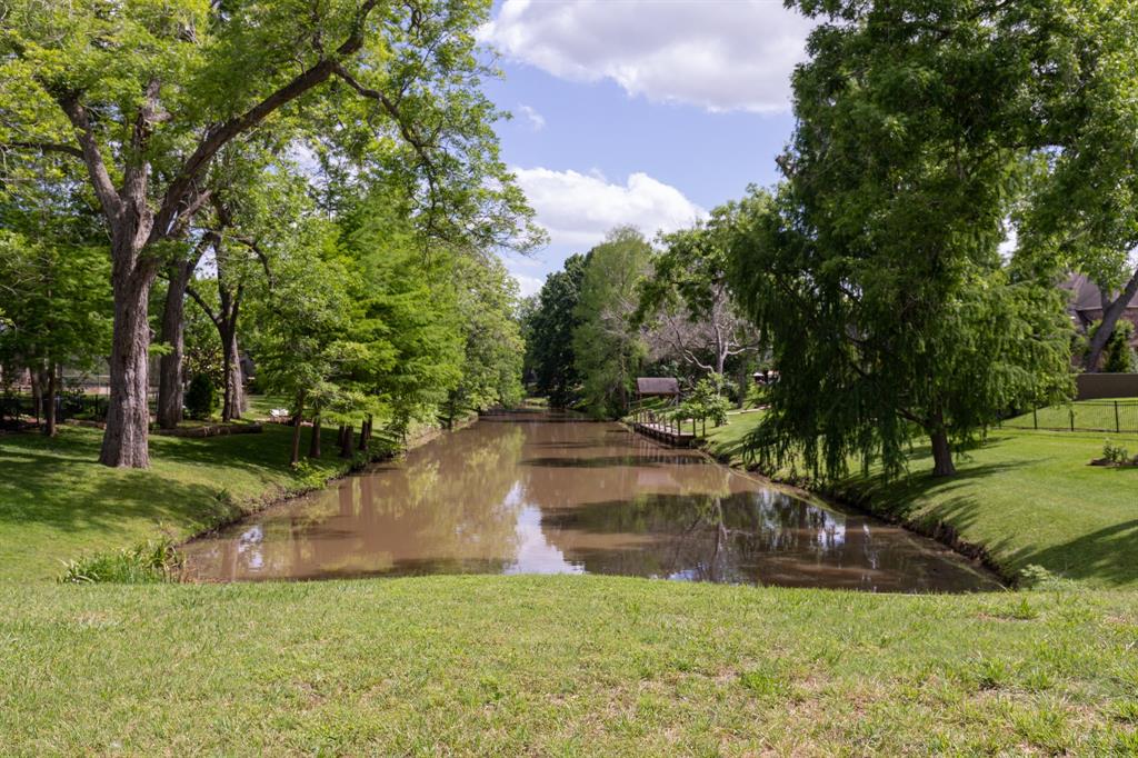 33202 Woodton Ct, Weston Lakes, TX 77441