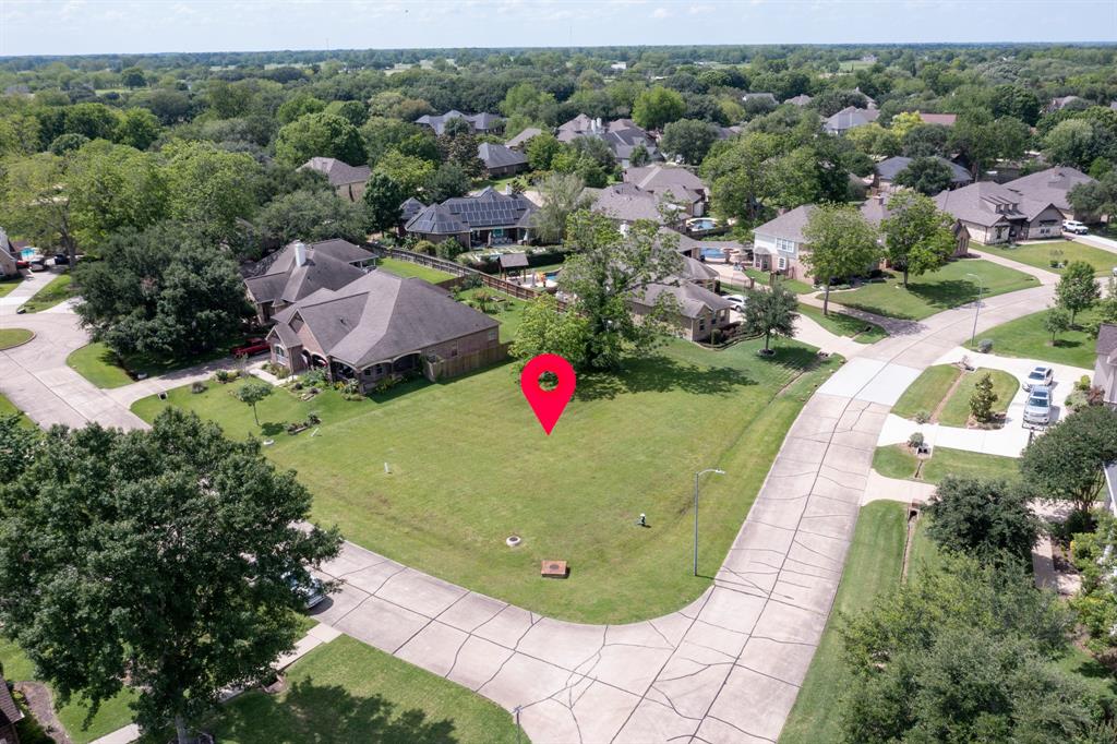 33202 Woodton Ct, Weston Lakes, TX 77441