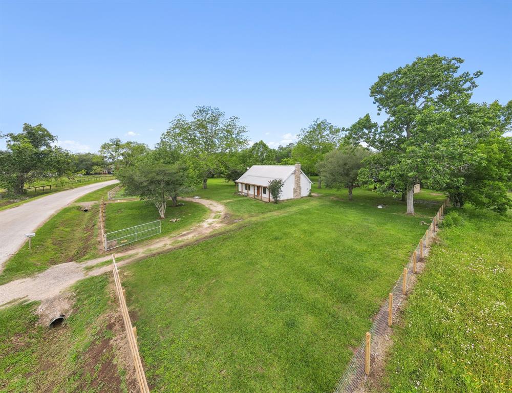 37804 Broncho Road, Wallis, TX 77485