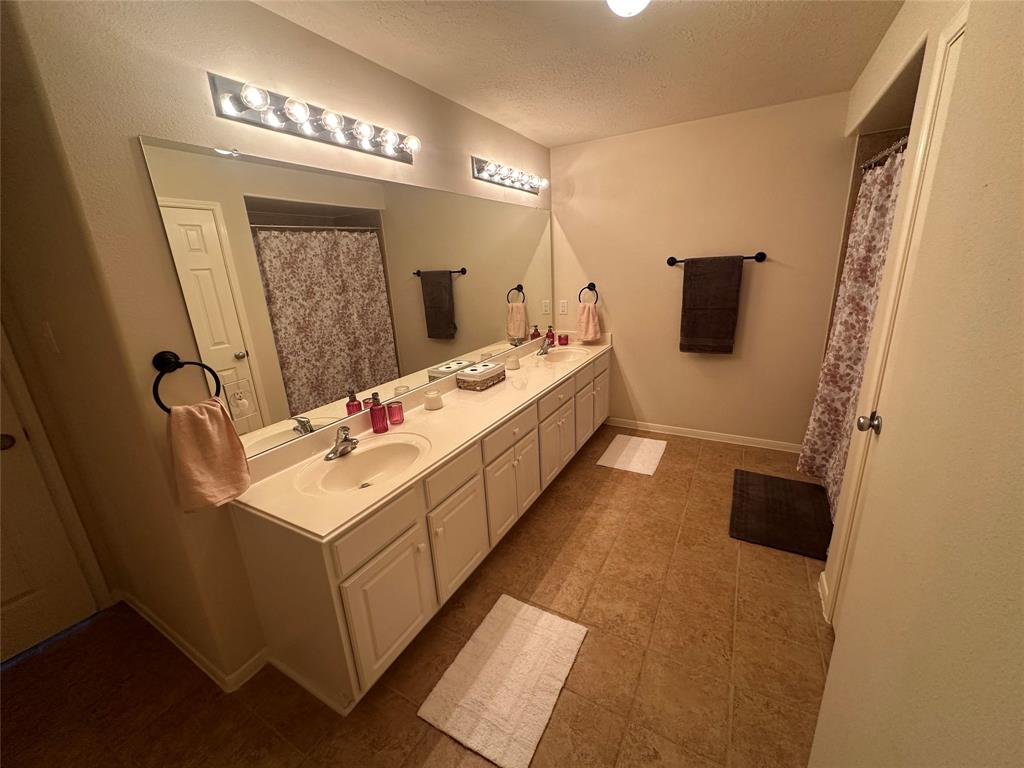 2147 Barton Woods Blvd, Conroe, TX 77301