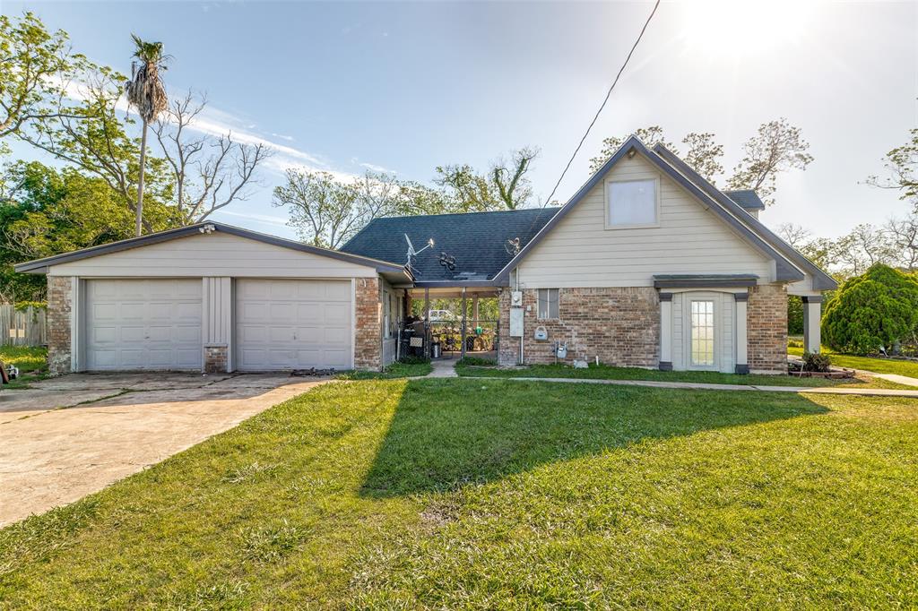 6826 Sjolander Rd, Baytown, TX 77521