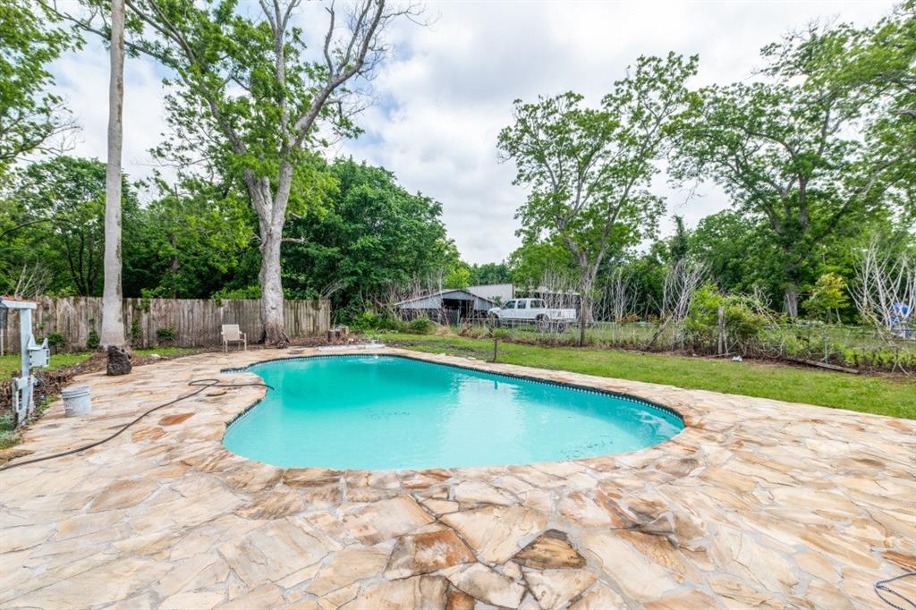 6826 Sjolander Rd, Baytown, TX 77521