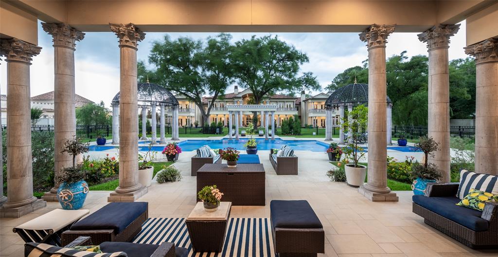 6 W Rivercrest, Houston, TX 77042