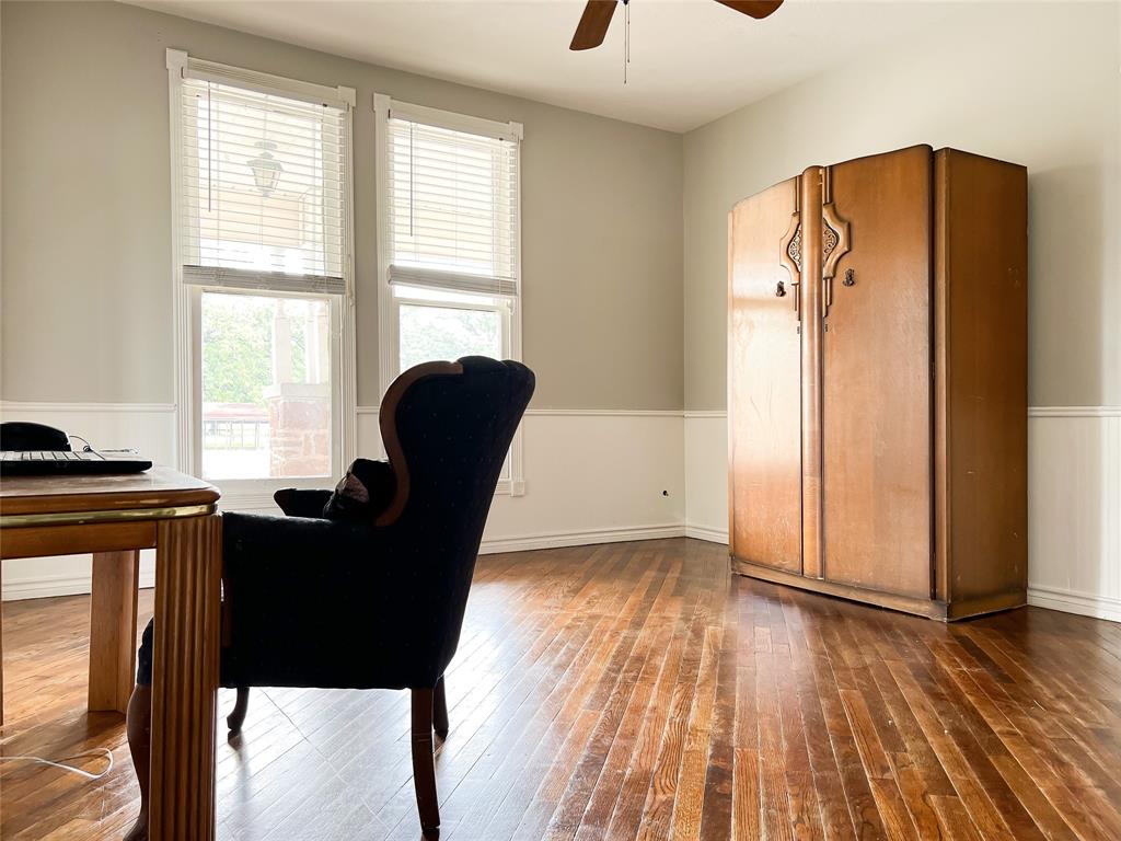 SingleFamily For Sale 5 Rooms 3 Bedrooms 2 Bathrooms Price 1