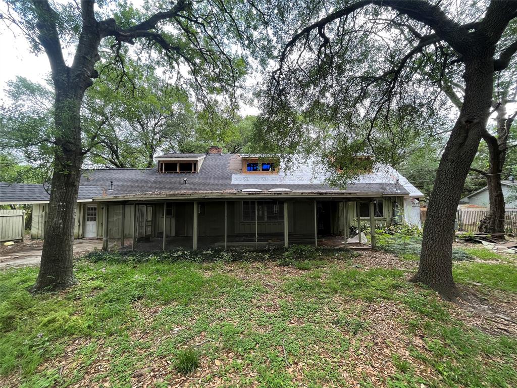 9110 Bonhomme Rd, Houston, TX 77074