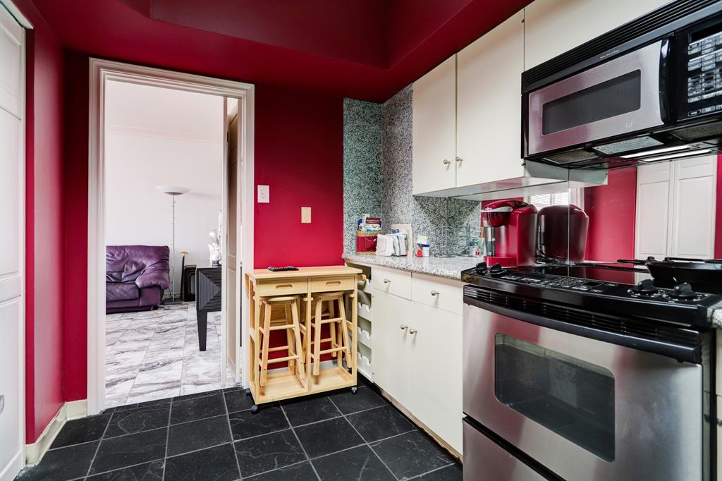 14 Greenway Plaza Plz 6O, Houston, TX 77046