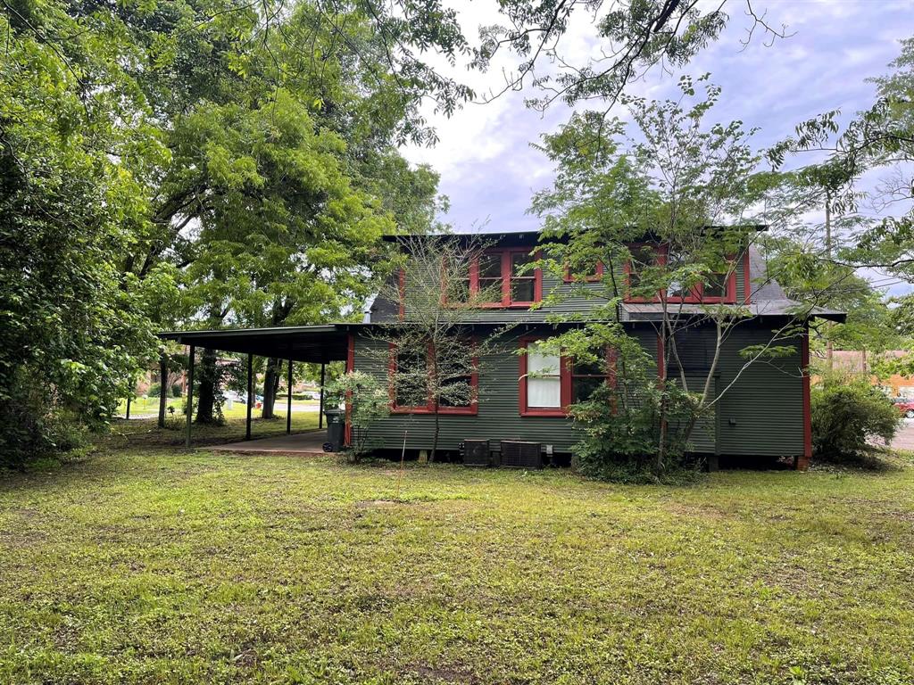 511 W Bluff St, Woodville, TX 75979