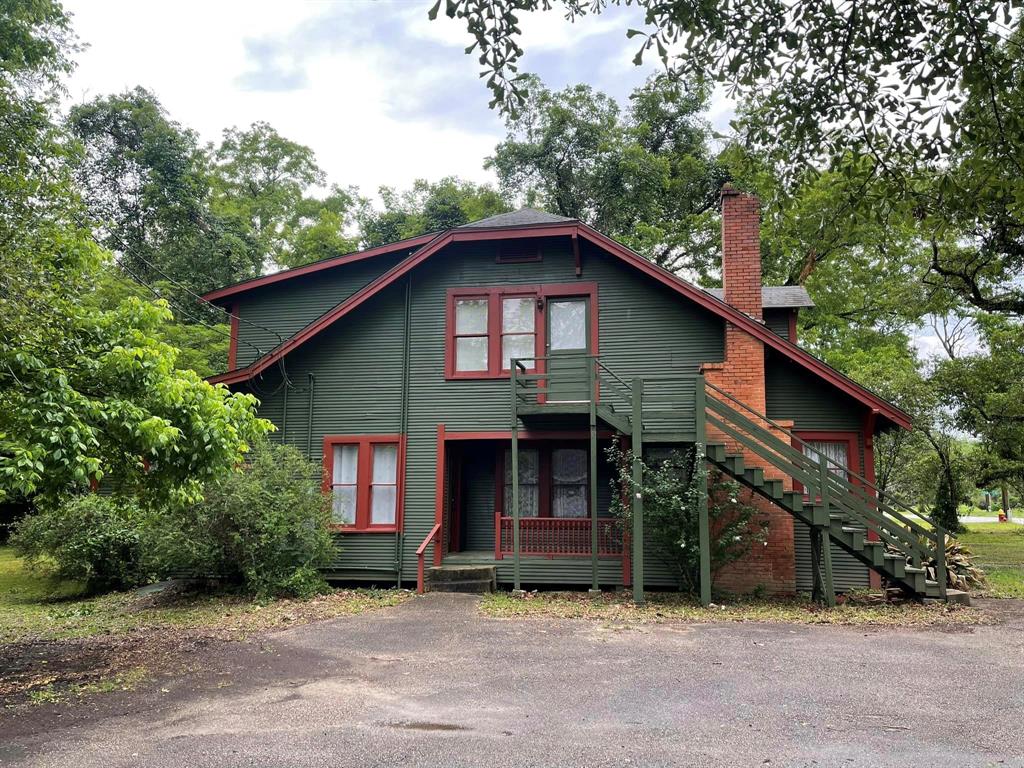 511 W Bluff St, Woodville, TX 75979