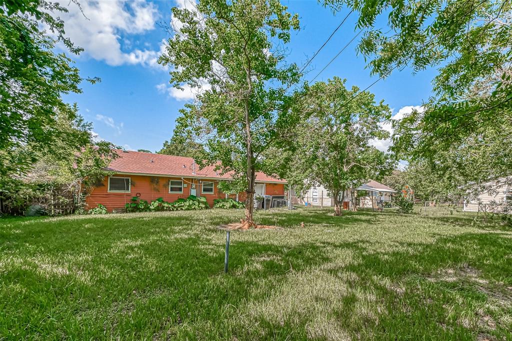 9307 Oak Knoll Ln, Houston, TX 77078