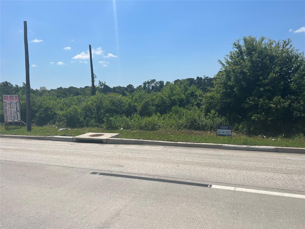 Yvonne Cazares 0 S Hwy 146, Baytown, TX 77520