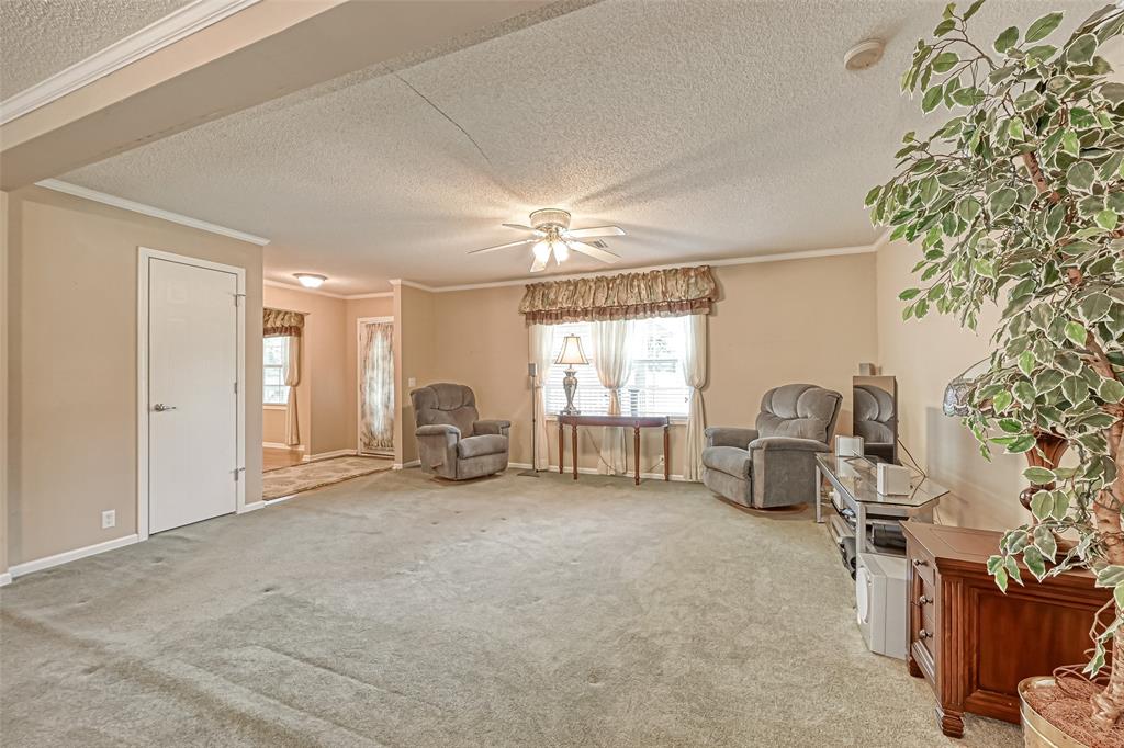 20218 Lake Forest Dr W, Guy, TX 77444