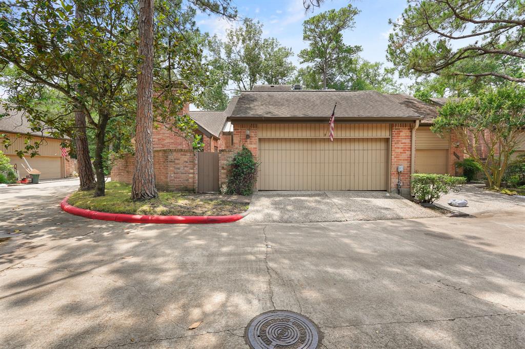 266 Sugarberry Cir, Houston, TX 77024